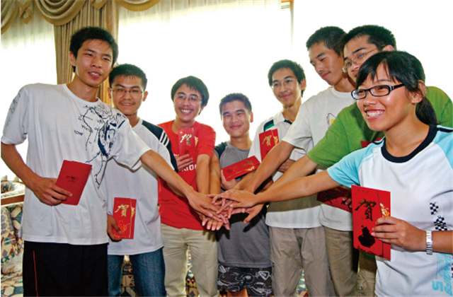 28年，公益慈善利来w66是认真的！